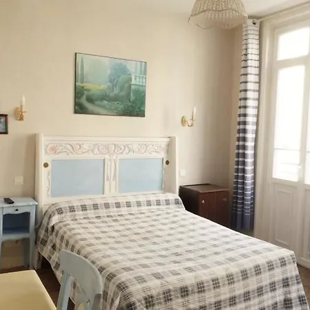 Le Reynita 트로우빌쉬메르